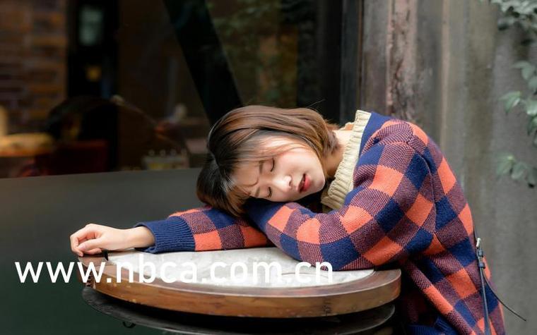 男女一边亲一边摸的相关介绍