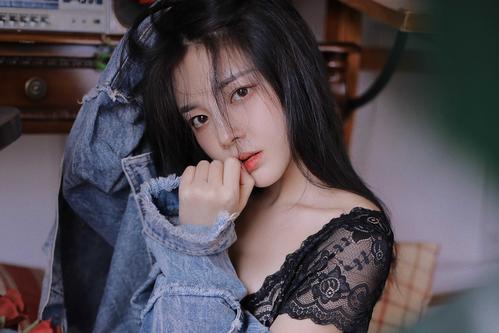 亚洲黑丝在线看的相关介绍