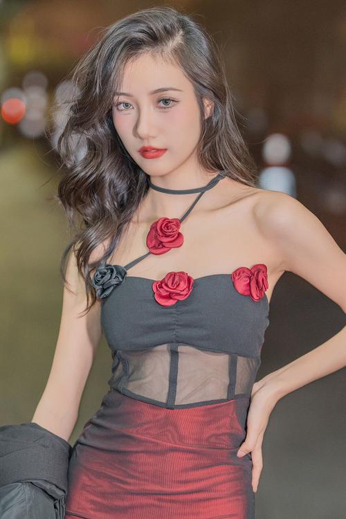 搭讪名媛人妻中文字幕的相关介绍