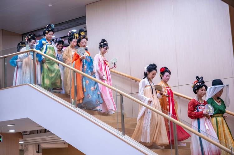 91人人妻操的相关介绍