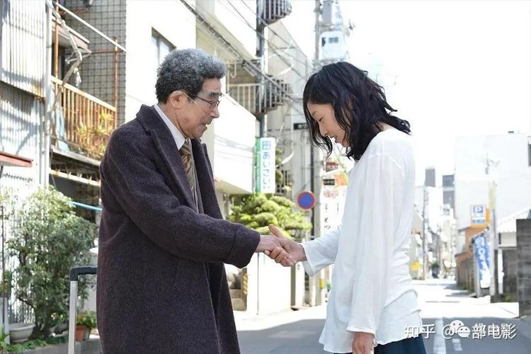美女扒开逼让操的相关介绍