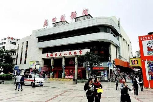 女性有黄色分泌物用什么药的相关介绍