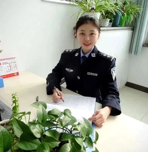 官场猎艳人妻熟女小说的相关介绍