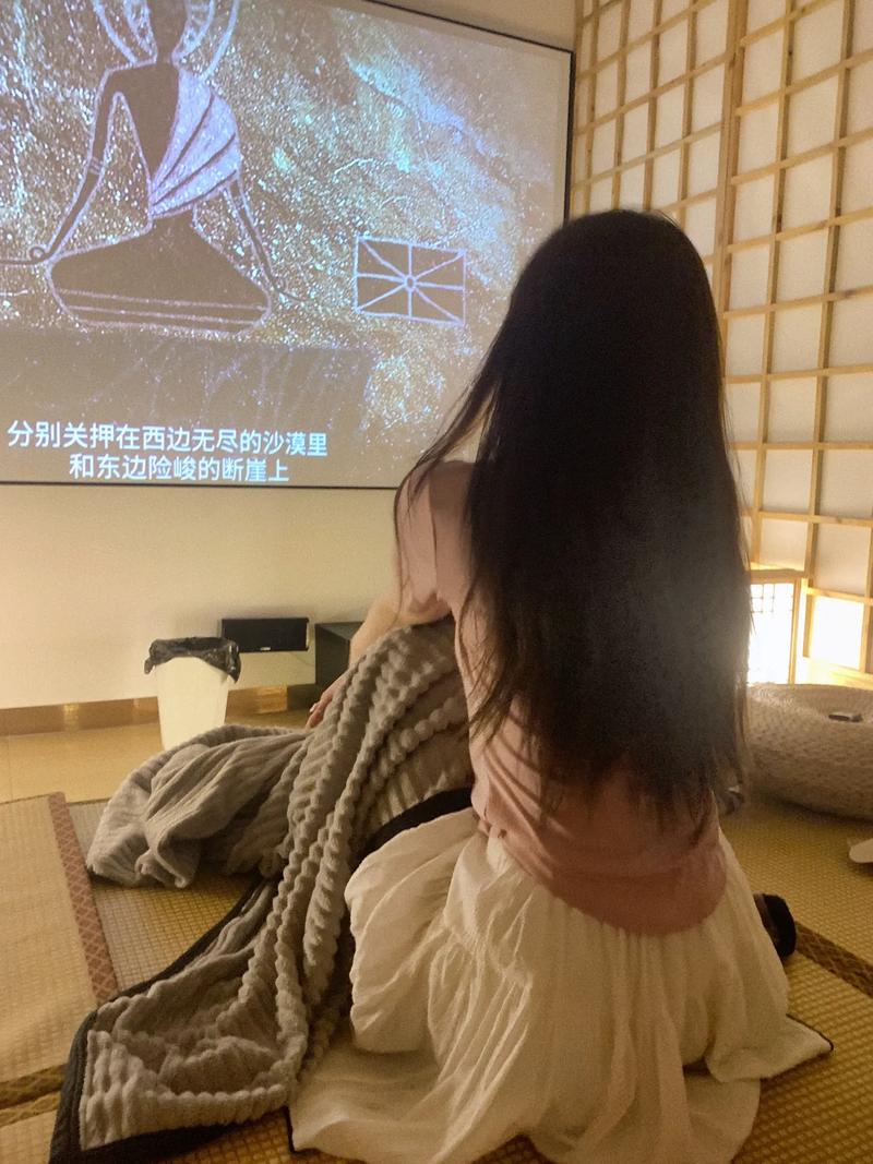 美女电影院的相关介绍