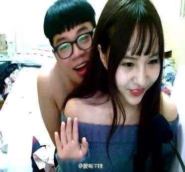 女人下面有黄色分泌物的相关介绍