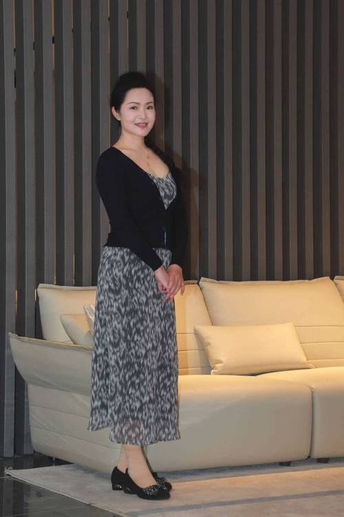 九九啪啪人妻的相关介绍