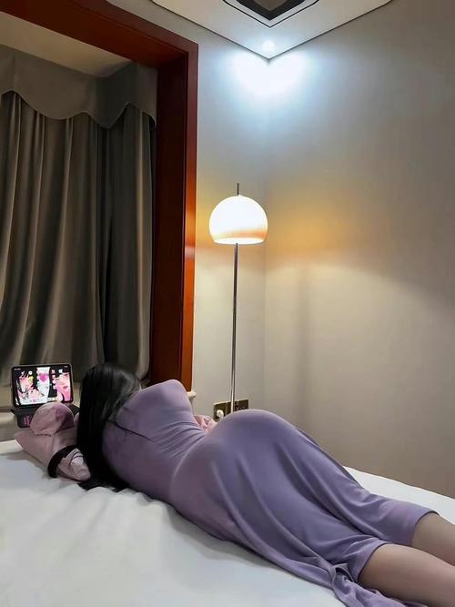 少妇av第一页的相关介绍